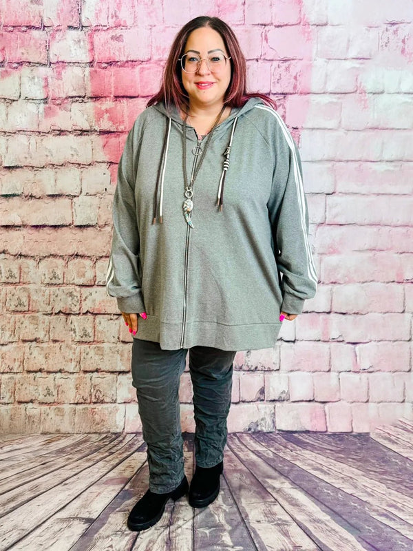 Bequeme Karostar Stretch Jeans – in großen Größen von CurvyRausch. Stylische Plus Size Fashion für kurvige Frauen.