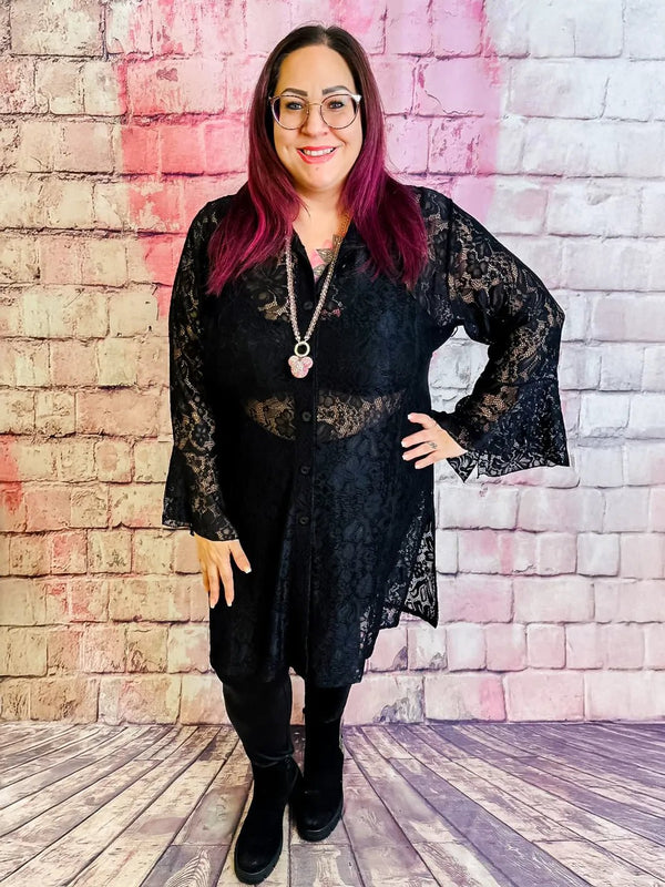 Edle Magna Tunika aus Spitze – in großen Größen von CurvyRausch. Stylische Plus Size Fashion für kurvige Frauen.