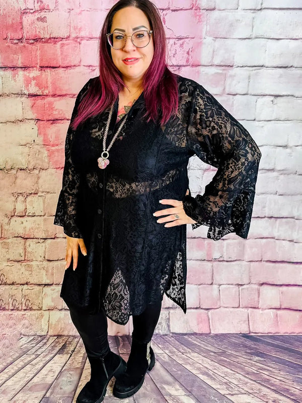 Edle Magna Tunika aus Spitze – in großen Größen von CurvyRausch. Stylische Plus Size Fashion für kurvige Frauen.