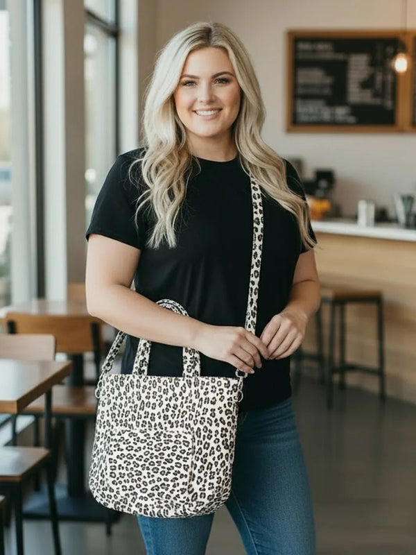 Leo Tasche – stylischer Curvy Look aus Echtleder – in großen Größen von CurvyRausch. Stylische Plus Size Fashion für kurvige Frauen.