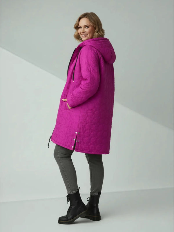 Steppmantel Sinne mit Kapuze – in großen Größen von CurvyRausch. Stylische Plus Size Fashion für kurvige Frauen.