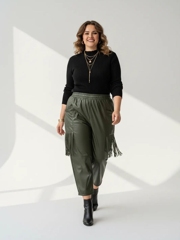 Stylische Kunstlederhose – Moonshine Design – in großen Größen von CurvyRausch. Stylische Plus Size Fashion für kurvige Frauen.