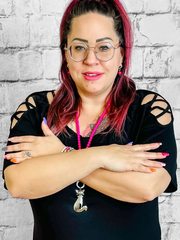 Trendige Uni - Shirts mit Cutout - Schultern – in großen Größen von CurvyRausch. Stylische Plus Size Fashion für kurvige Frauen.