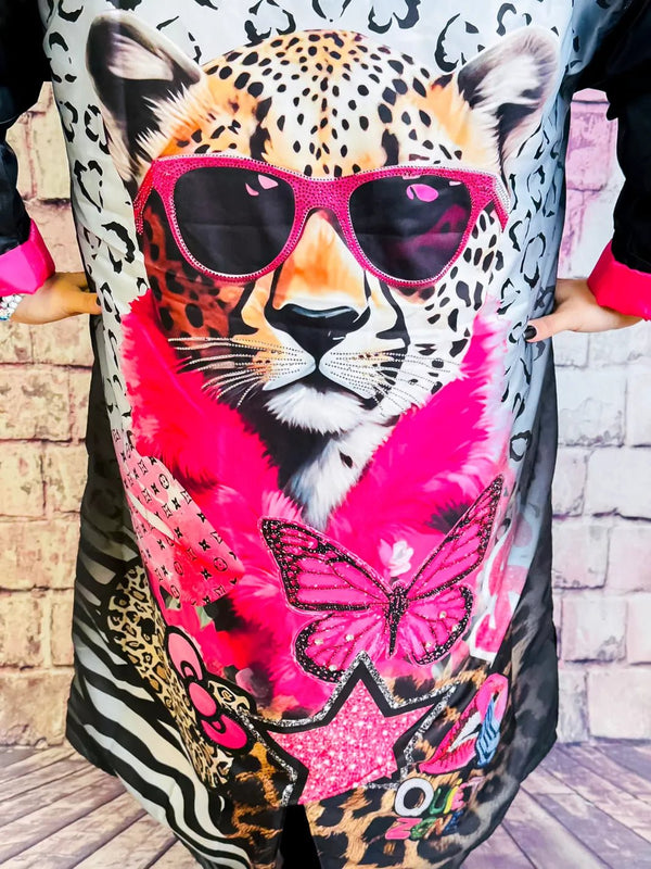 Trendiger Mantel mit Leo - Print – in großen Größen von CurvyRausch. Stylische Plus Size Fashion für kurvige Frauen.