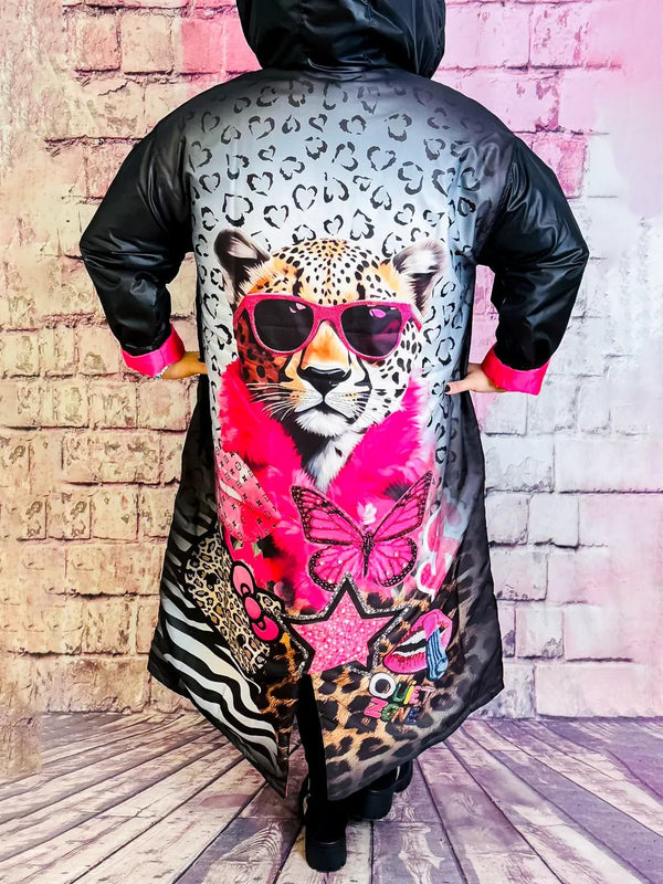 Trendiger Mantel mit Leo - Print – in großen Größen von CurvyRausch. Stylische Plus Size Fashion für kurvige Frauen.