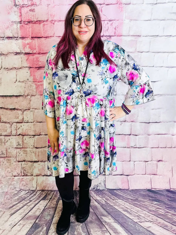 Tunika mit Blumendruck & Rüschen – in großen Größen von CurvyRausch. Stylische Plus Size Fashion für kurvige Frauen.