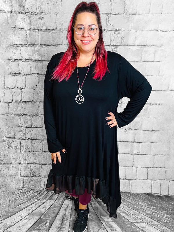 Asymmetrisches Kleidchen von AKH – in großen Größen von CurvyRausch. Stylische Plus Size Fashion für kurvige Frauen.