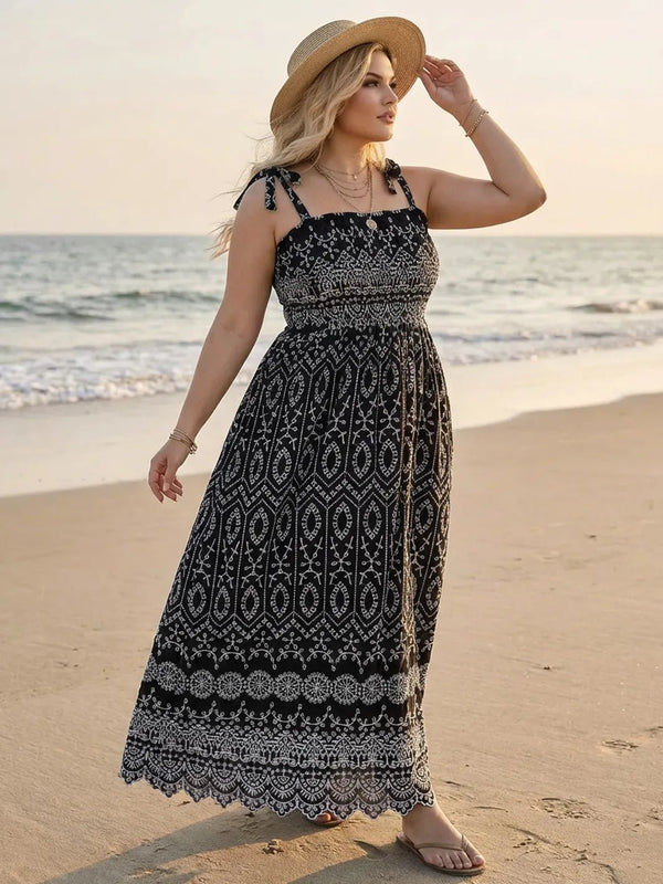 Boho Maxikleid mit Stickerei von Zwillingsherz – in großen Größen von CurvyRausch. Stylische Plus Size Fashion für kurvige Frauen.