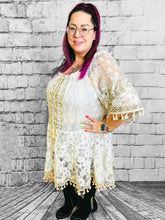 Boho Tunika mit Blumenspitze und Quasten - CurvyRausch - Plus Size Damenmode