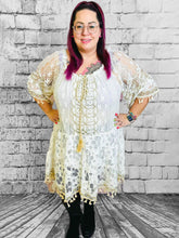 Boho Tunika mit Blumenspitze und Quasten - CurvyRausch - Plus Size Damenmode