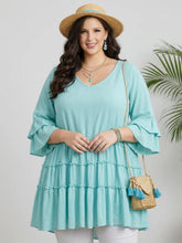 Boho Tunika mit Rüschen & V - Ausschnitt – in großen Größen von CurvyRausch. Stylische Plus Size Fashion für kurvige Frauen.