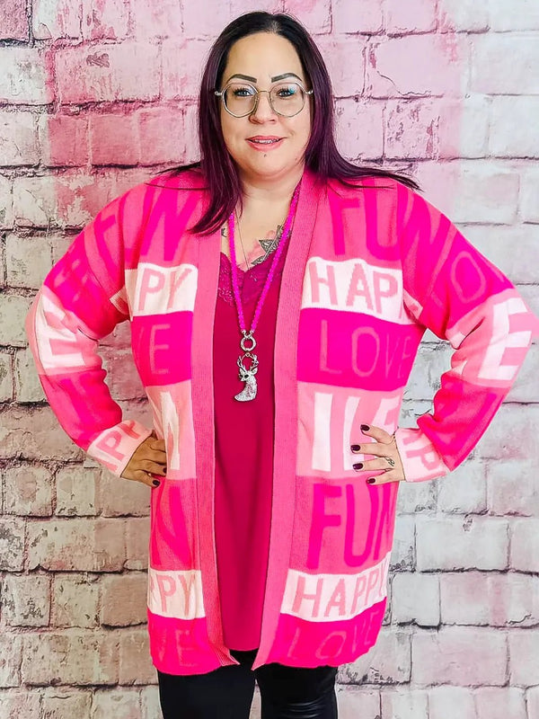 Cardigan Words von Zwillingsherz – in großen Größen von CurvyRausch. Stylische Plus Size Fashion für kurvige Frauen.