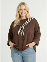 Cozy Hoodiestyle – maritimer Look zum Binden – in großen Größen von CurvyRausch. Stylische Plus Size Fashion für kurvige Frauen.