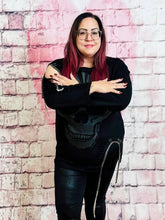 Destroy Look Shirt Skull mit Ketten – in großen Größen von CurvyRausch. Stylische Plus Size Fashion für kurvige Frauen.