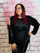 Destroy Look Shirt Skull mit Ketten – in großen Größen von CurvyRausch. Stylische Plus Size Fashion für kurvige Frauen.