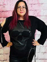 Destroy Look Shirt Skull mit Ketten – in großen Größen von CurvyRausch. Stylische Plus Size Fashion für kurvige Frauen.