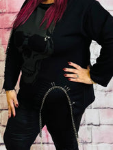 Destroy Look Shirt Skull mit Ketten – in großen Größen von CurvyRausch. Stylische Plus Size Fashion für kurvige Frauen.