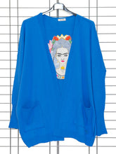 Eleganter Feinstrick - Cardigan mit Frida - Motiv - CurvyRausch - Neuheit - Plus Size Damenmode