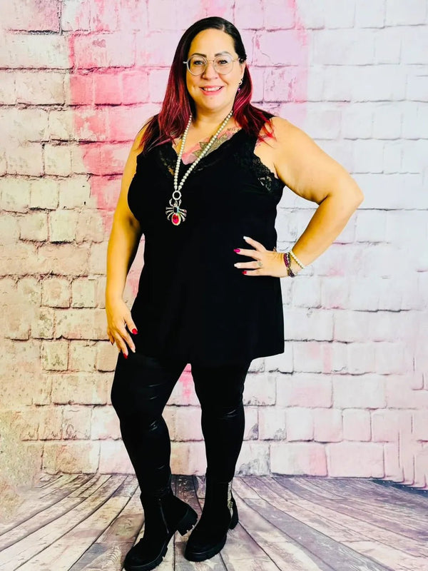 Elegantes Top mit Spitze von Magna – Stylische für Damen – Perfekt für Curvy Fashion & Plus Size Outfits