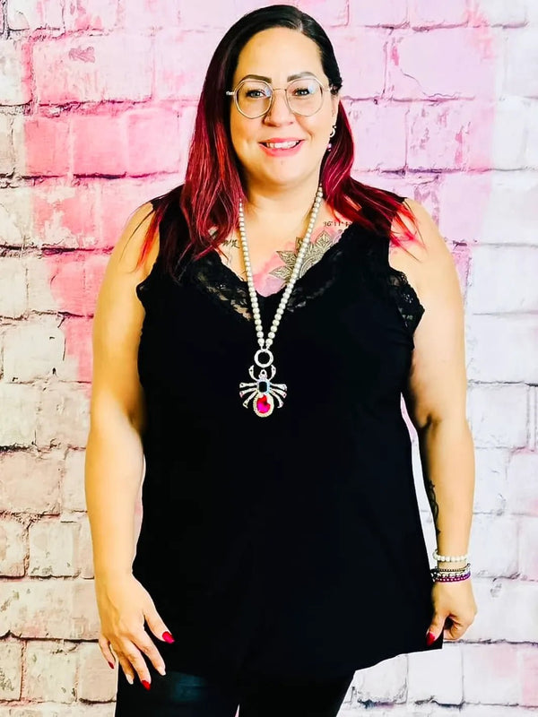 Elegantes Top mit Spitze von Magna – Stylische für Damen – Perfekt für Curvy Fashion & Plus Size Outfits