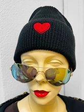 Herzchen Grobstrick Mütze mit 3D - Optik – in großen Größen von CurvyRausch. Stylische Plus Size Fashion für kurvige Frauen.