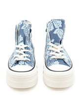 High - Top Plateau Sneaker mit Blumenstickerei – in großen Größen von CurvyRausch. Stylische Plus Size Fashion für kurvige Frauen.