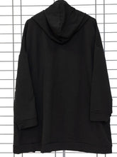 Hoodie NICE mit Neonstreifen – Oversize Style – in großen Größen von CurvyRausch. Stylische Plus Size Fashion für kurvige Frauen.