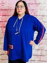 Hoodie NICE mit Neonstreifen – Oversize Style – in großen Größen von CurvyRausch. Stylische Plus Size Fashion für kurvige Frauen.