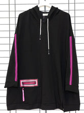 Hoodie NICE mit Neonstreifen – Oversize Style – in großen Größen von CurvyRausch. Stylische Plus Size Fashion für kurvige Frauen.