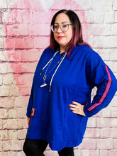 Hoodie NICE mit Neonstreifen – Oversize Style – in großen Größen von CurvyRausch. Stylische Plus Size Fashion für kurvige Frauen.