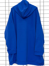 Hoodie NICE mit Neonstreifen – Oversize Style – in großen Größen von CurvyRausch. Stylische Plus Size Fashion für kurvige Frauen.