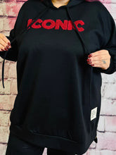 ICONIC Hoodie mit Teddy - Schriftzug – in großen Größen von CurvyRausch. Stylische Plus Size Fashion für kurvige Frauen.