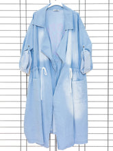 Jeansjacke mit Statement Print Rücken – in großen Größen von CurvyRausch. Stylische Plus Size Fashion für kurvige Frauen.