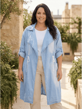 Jeansjacke mit Statement Print Rücken – in großen Größen von CurvyRausch. Stylische Plus Size Fashion für kurvige Frauen.