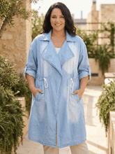 Jeansjacke mit Statement Print Rücken – in großen Größen von CurvyRausch. Stylische Plus Size Fashion für kurvige Frauen.