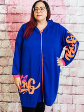 King Sweatjacke mit Neon - Print – in großen Größen von CurvyRausch. Stylische Plus Size Fashion für kurvige Frauen.