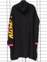 King Sweatjacke mit Neon - Print – in großen Größen von CurvyRausch. Stylische Plus Size Fashion für kurvige Frauen.