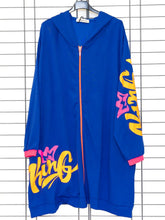 King Sweatjacke mit Neon - Print – in großen Größen von CurvyRausch. Stylische Plus Size Fashion für kurvige Frauen.