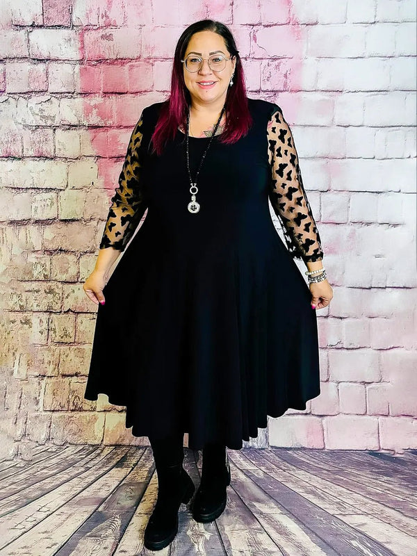 Kleid von Magna mit Schmetterlings - Ärmeln - CurvyRausch - Neuheit - Plus Size Damenmode