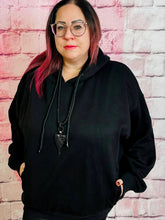 Kuscheliger Oversize Hoodie mit Butterfly Rückenprint – in großen Größen von CurvyRausch. Stylische Plus Size Fashion für kurvige Frauen.