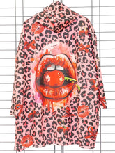 Leichte Veloursjacke mit Zipper & Taschen – in großen Größen von CurvyRausch. Stylische Plus Size Fashion für kurvige Frauen.