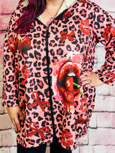 Leichte Veloursjacke mit Zipper & Taschen – in großen Größen von CurvyRausch. Stylische Plus Size Fashion für kurvige Frauen.