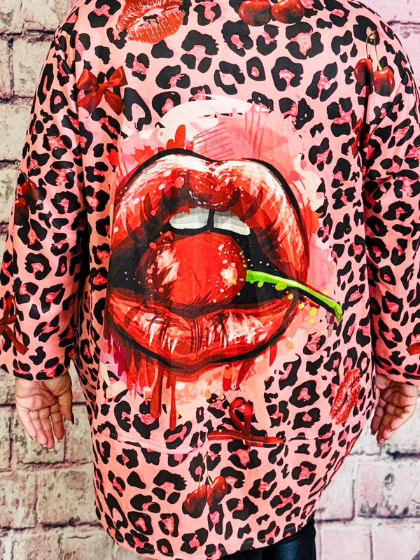 Leichte Veloursjacke mit Zipper & Taschen – in großen Größen von CurvyRausch. Stylische Plus Size Fashion für kurvige Frauen.