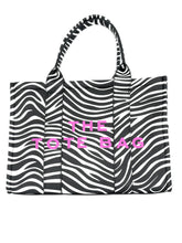 Modische Tasche mit Schultergurt Zebra Edition – in großen Größen von CurvyRausch. Stylische Plus Size Fashion für kurvige Frauen.