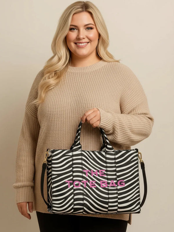 Modische Tasche mit Schultergurt Zebra Edition – in großen Größen von CurvyRausch. Stylische Plus Size Fashion für kurvige Frauen.
