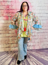 Monday Premium Schlaghose – Stickerei & Strass – in großen Größen von CurvyRausch. Stylische Plus Size Fashion für kurvige Frauen.