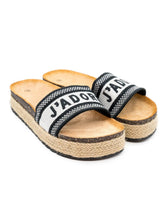 Plateau Slipper mit Bast - Detail & Komfort - Fußbett – in großen Größen von CurvyRausch. Stylische Plus Size Fashion für kurvige Frauen.