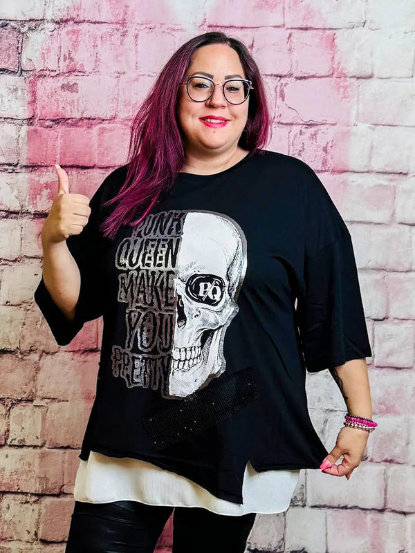 Punk Queen Shirt mit Totenkopf – in großen Größen von CurvyRausch. Stylische Plus Size Fashion für kurvige Frauen.