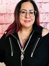 Rockige Bluse mit Skull & Cutouts – in großen Größen von CurvyRausch. Stylische Plus Size Fashion für kurvige Frauen.