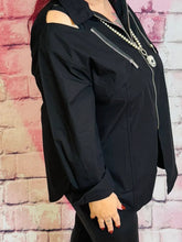 Rockige Bluse mit Skull & Cutouts – in großen Größen von CurvyRausch. Stylische Plus Size Fashion für kurvige Frauen.